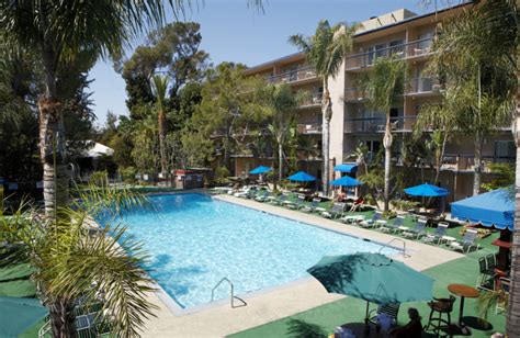 Sportsmen's lodge hotel - Sportsmen'S Lodge Hotel is located in the popular area of Los Angeles, 0.5 km from Hollywood Burbank airport, and provides a heated pool. Guests at the 3-star hotel can enjoy Wi-Fi throughout the property. This charming property is nestled in Los Angeles, close to greenery and parks. The Center at Coldwater is about a 5-minute walk from the ... 